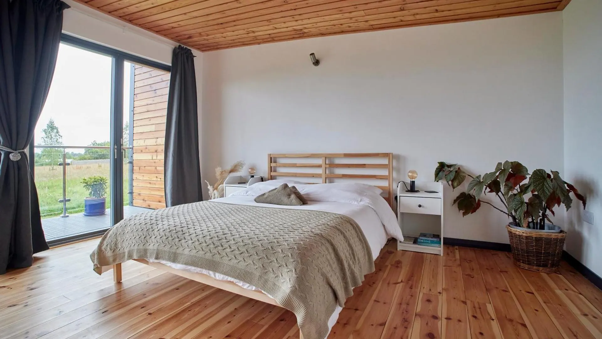 Eco Cabin With Lovely View Of Mendips Aonb Cabin N 1 Congresbury 0*,  United Kingdom